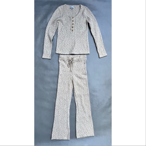 Heartloom Knit Set - Picture 2 of 8